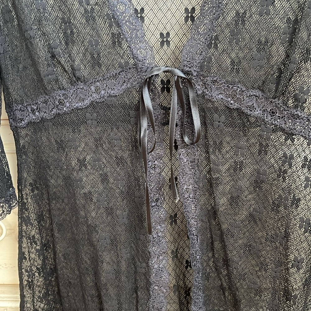 Lace Robe - Picture 9 of 11